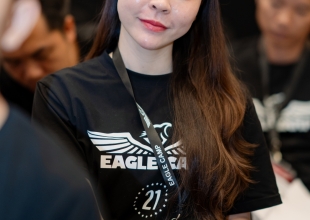 Emy Nội Y 